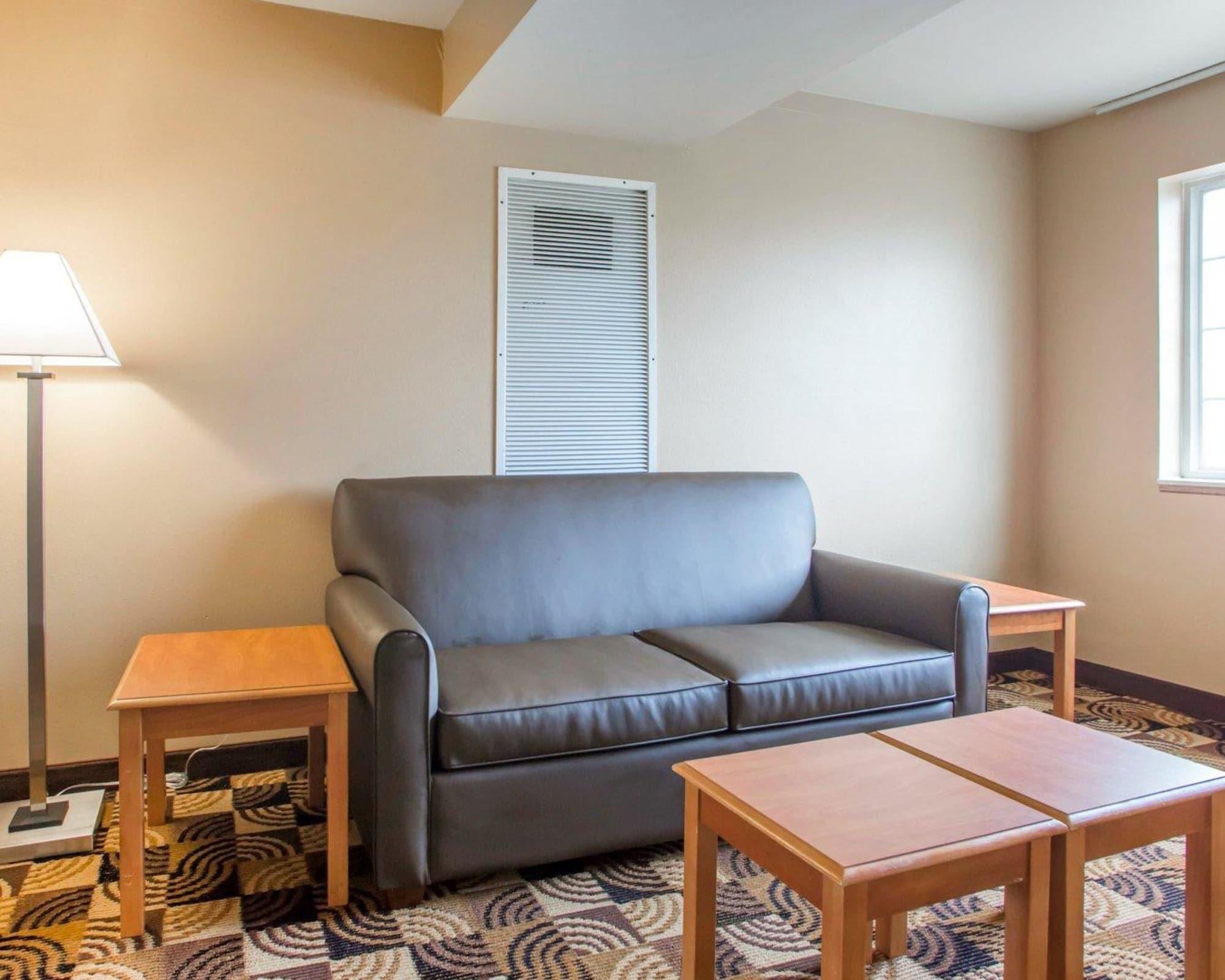 אוק קריק Hawthorn Extended Stay By Wyndham Milwaukee Airport מראה חיצוני תמונה