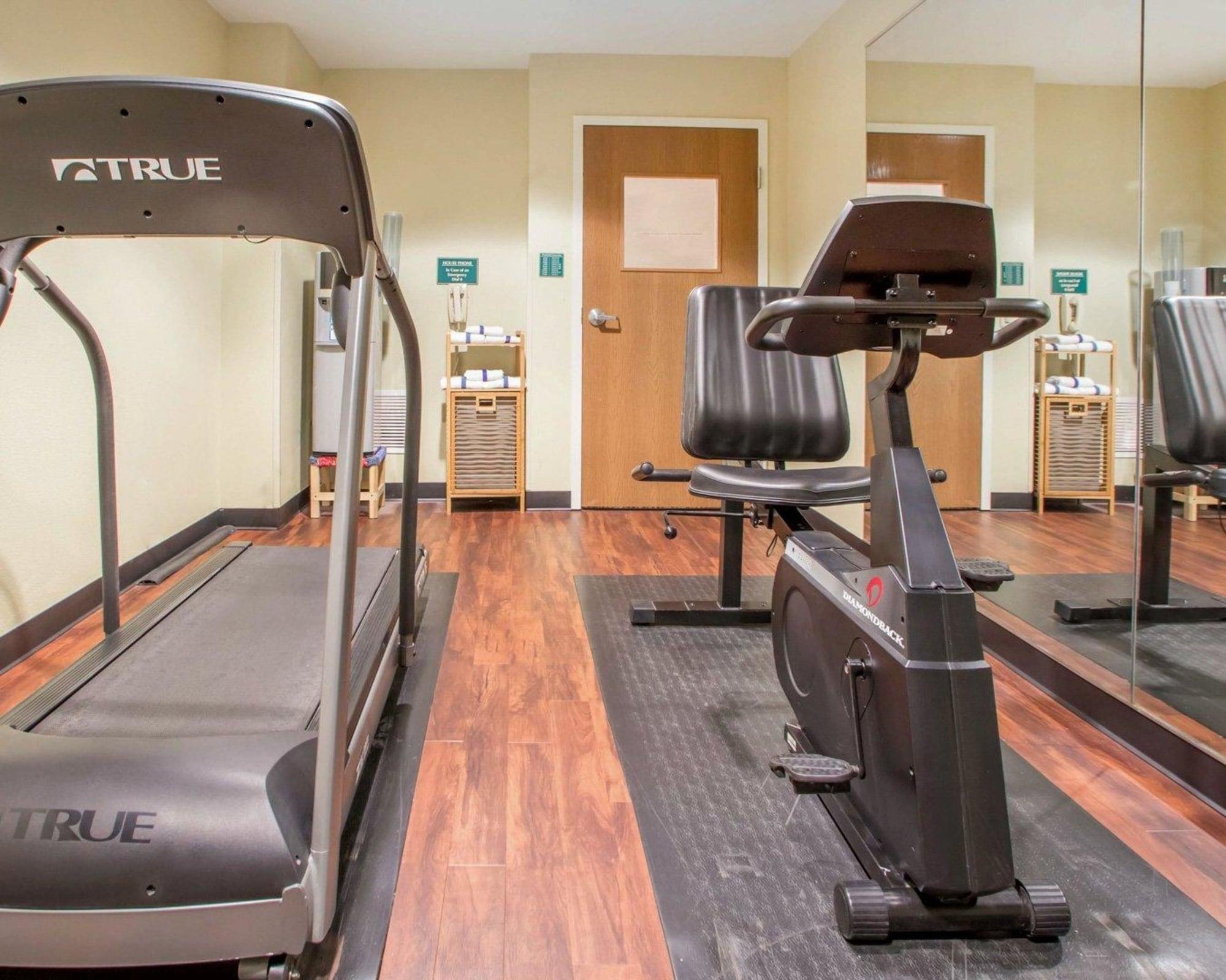 אוק קריק Hawthorn Extended Stay By Wyndham Milwaukee Airport מראה חיצוני תמונה