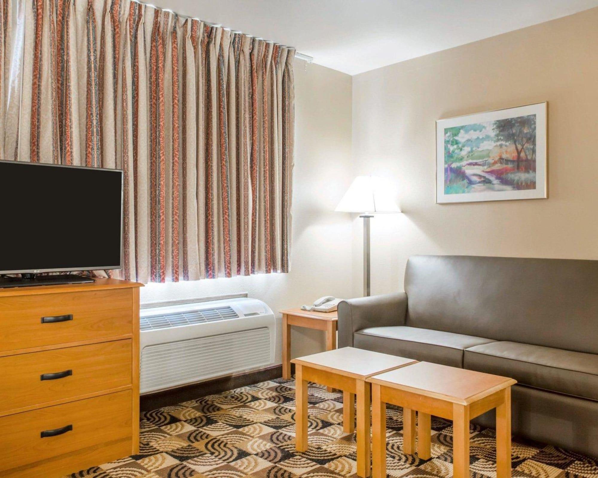 אוק קריק Hawthorn Extended Stay By Wyndham Milwaukee Airport מראה חיצוני תמונה