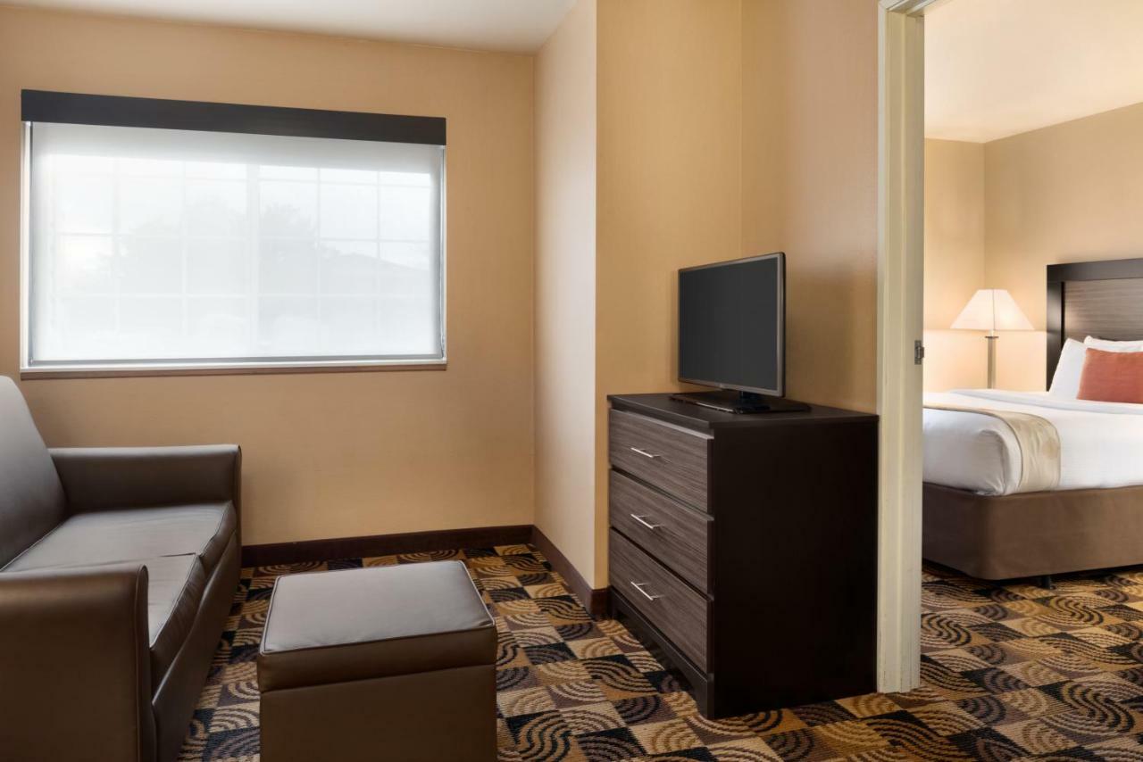אוק קריק Hawthorn Extended Stay By Wyndham Milwaukee Airport מראה חיצוני תמונה